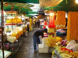بازار پاک کلونگ تالات بانکوک - Bangkok Pak Khlong Talat Market