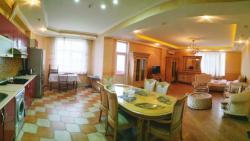 هتل آپارتمان باکووی توریست - Bakuvi Tourist Apartments
