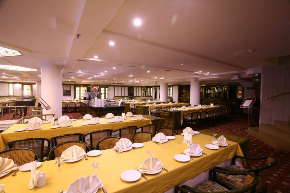 فضای رستورانی و صبحانه هتل رویال استانبول 103354