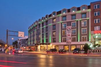 نمای بیرونی هتل گرند اس استانبول 107964