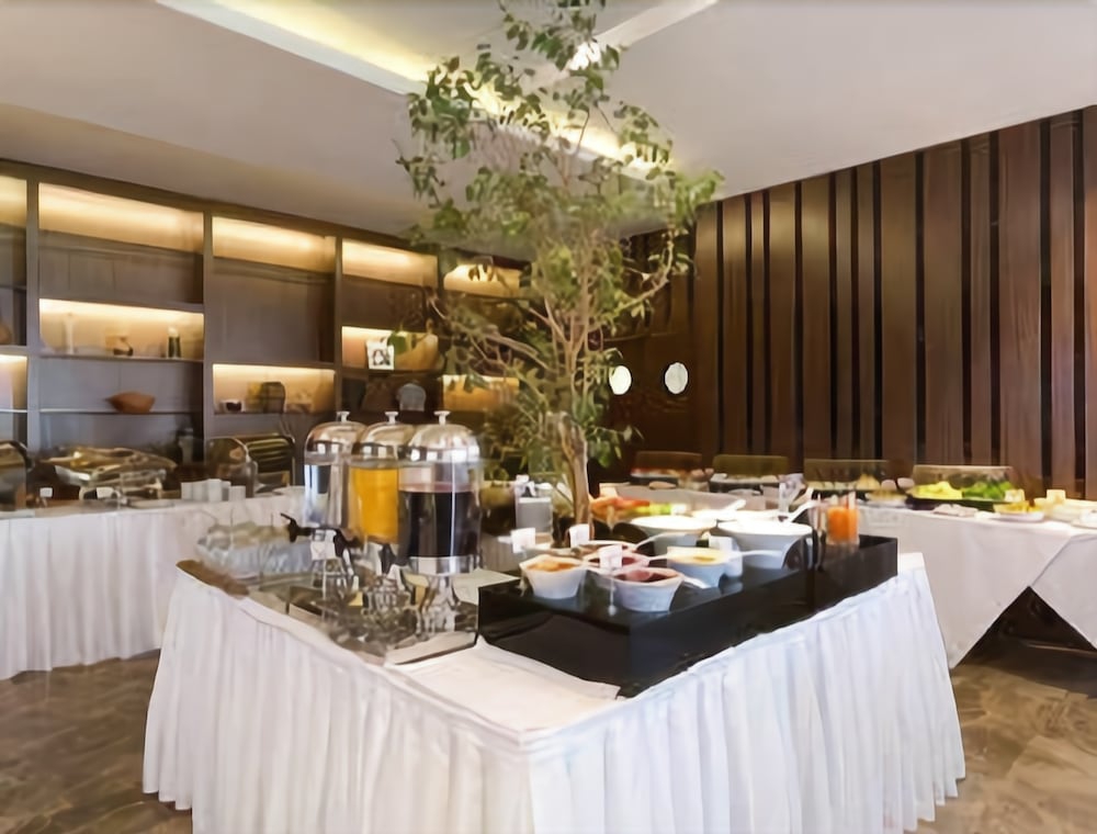 فضای رستورانی و صبحانه هتل رامادا انکور ایرپورت استانبول 108747