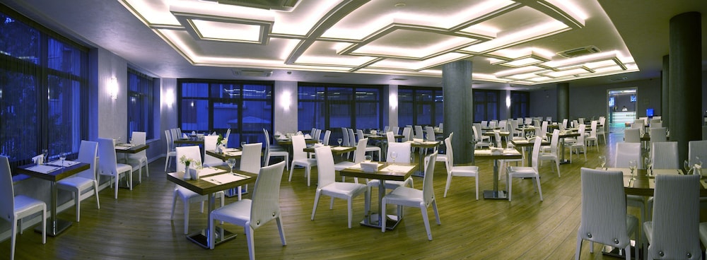 فضای رستورانی و صبحانه هتل این پرا استانبول 111356