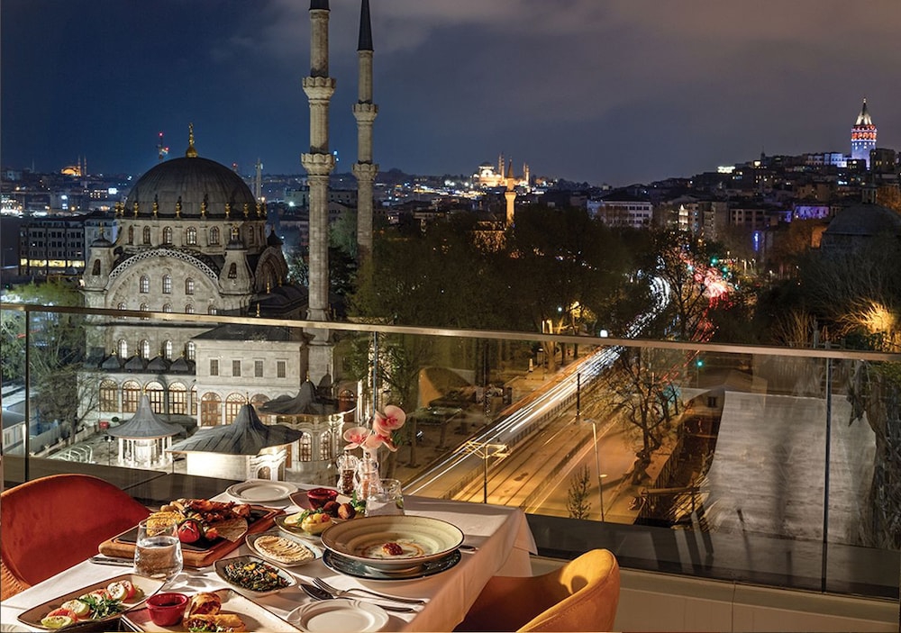 فضای بیرونی هتل پورت بسفروس استانبول 112282