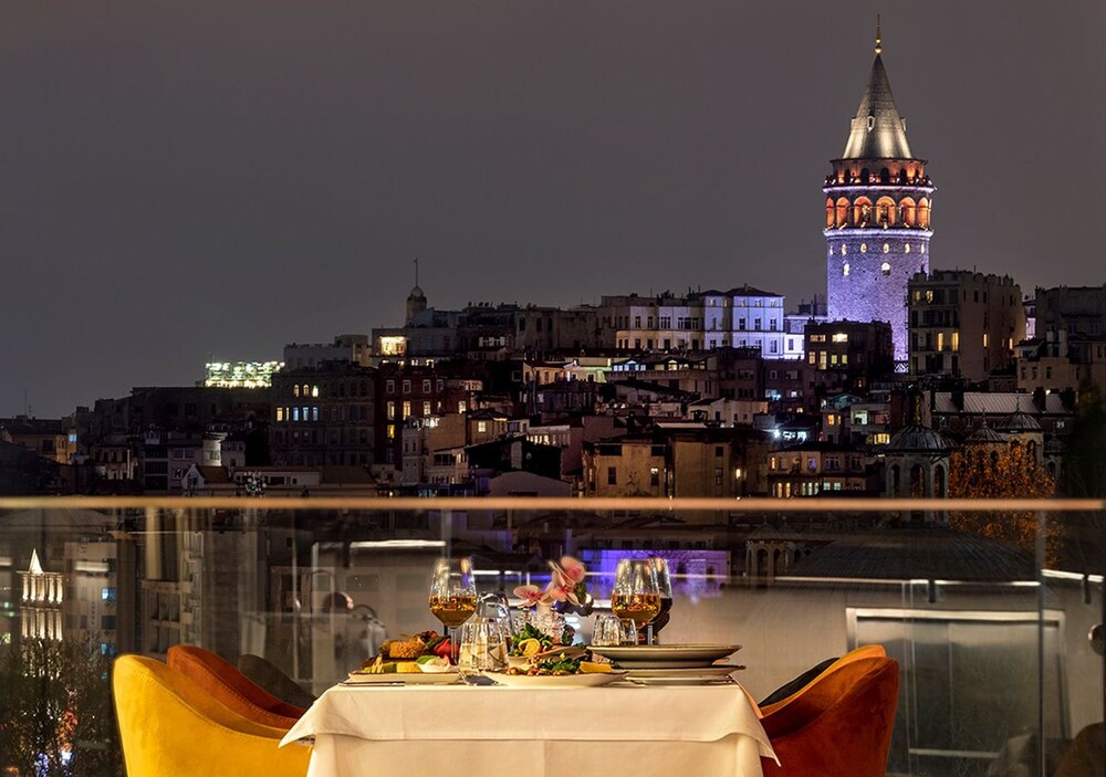 فضای بیرونی هتل پورت بسفروس استانبول 112284