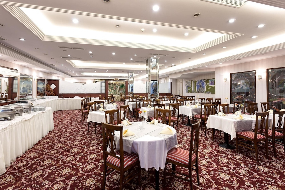 فضای رستورانی و صبحانه هتل گرند آنکا استانبول 113355