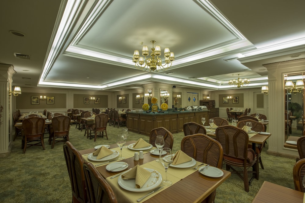 فضای رستورانی و صبحانه هتل یجیتلاپ استانبول 114987