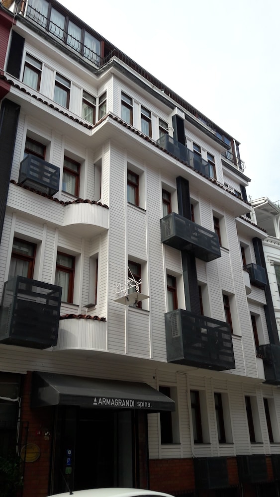 نمای بیرونی هتل آرماگراندی اسپینا استانبول 115477