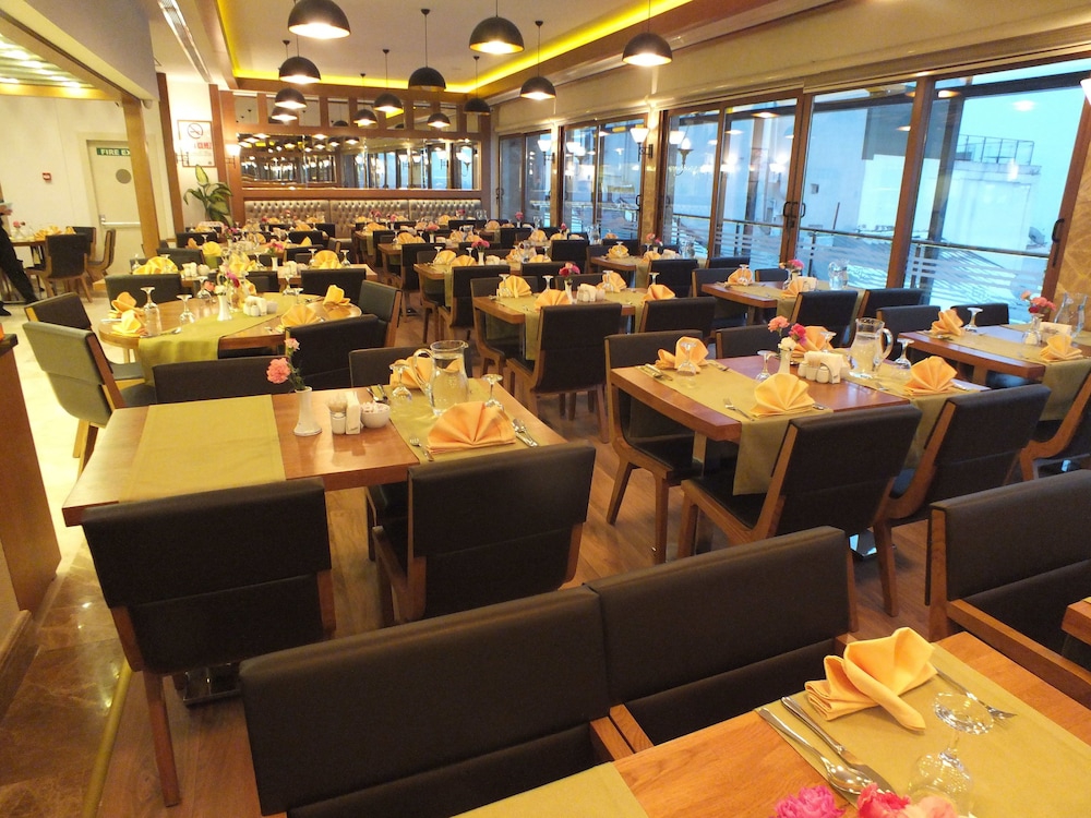 فضای رستورانی و صبحانه هتل گرند آیسان استانبول 117091