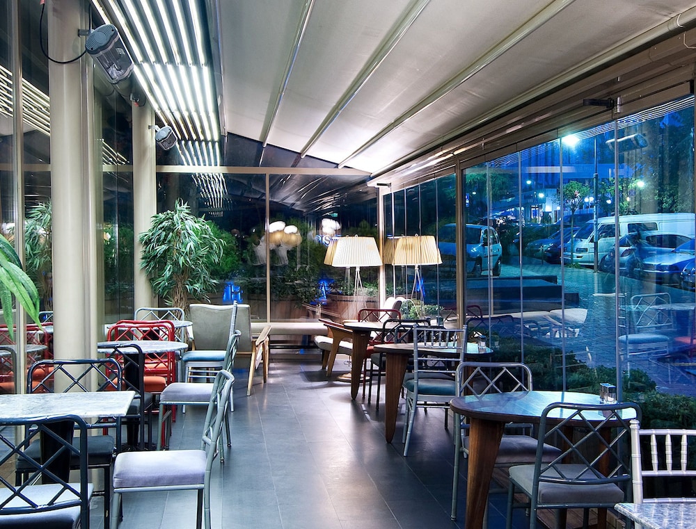 فضای رستورانی و صبحانه هتل د مارمارا شیشلی استانبول 120508