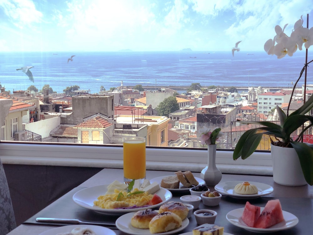 فضای رستورانی و صبحانه هتل گرند بیازید استانبول 121564