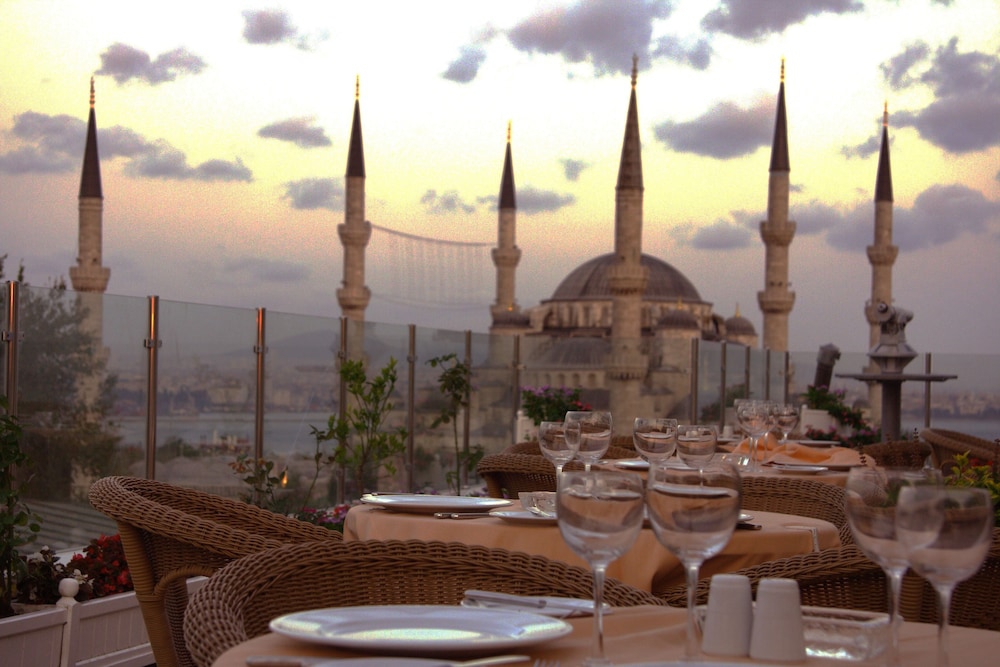 فضای بیرونی هتل لیدی دیانا استانبول 122003