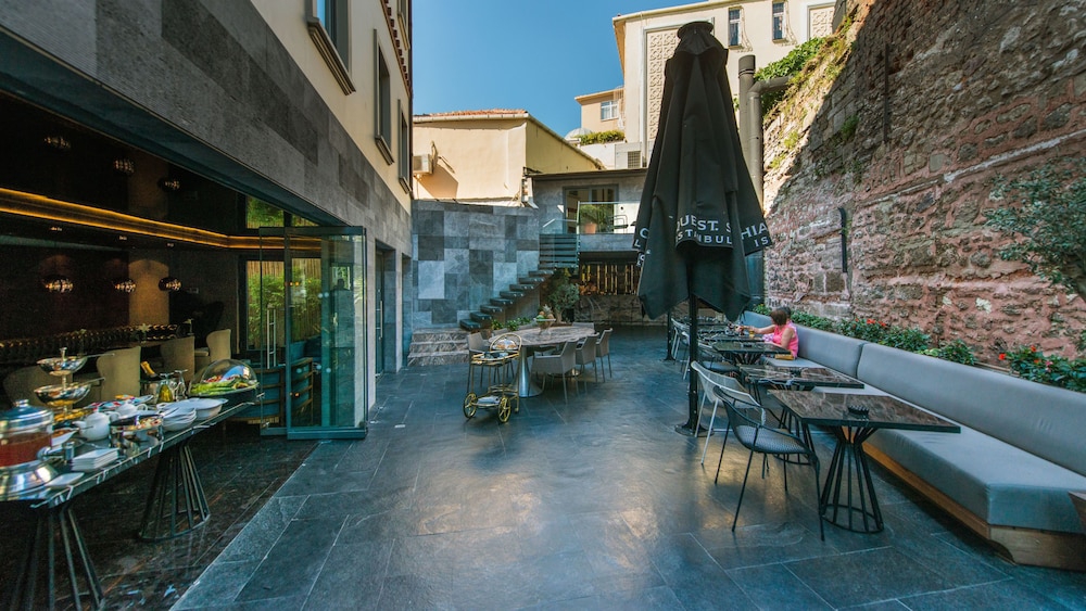 فضای بیرونی هتل بوتیک سنت سوفیا استانبول 122952