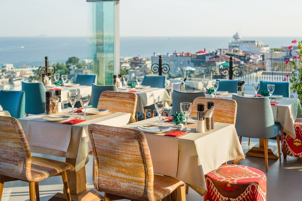 فضای رستورانی و صبحانه هتل تیرا استانبول 127153