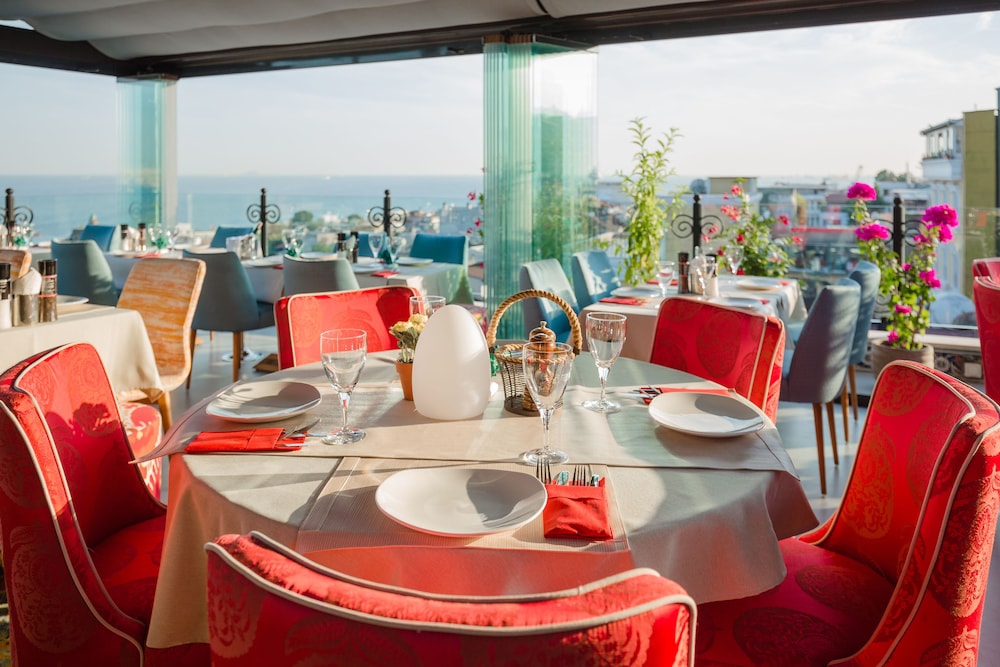 فضای رستورانی و صبحانه هتل تیرا استانبول 127160