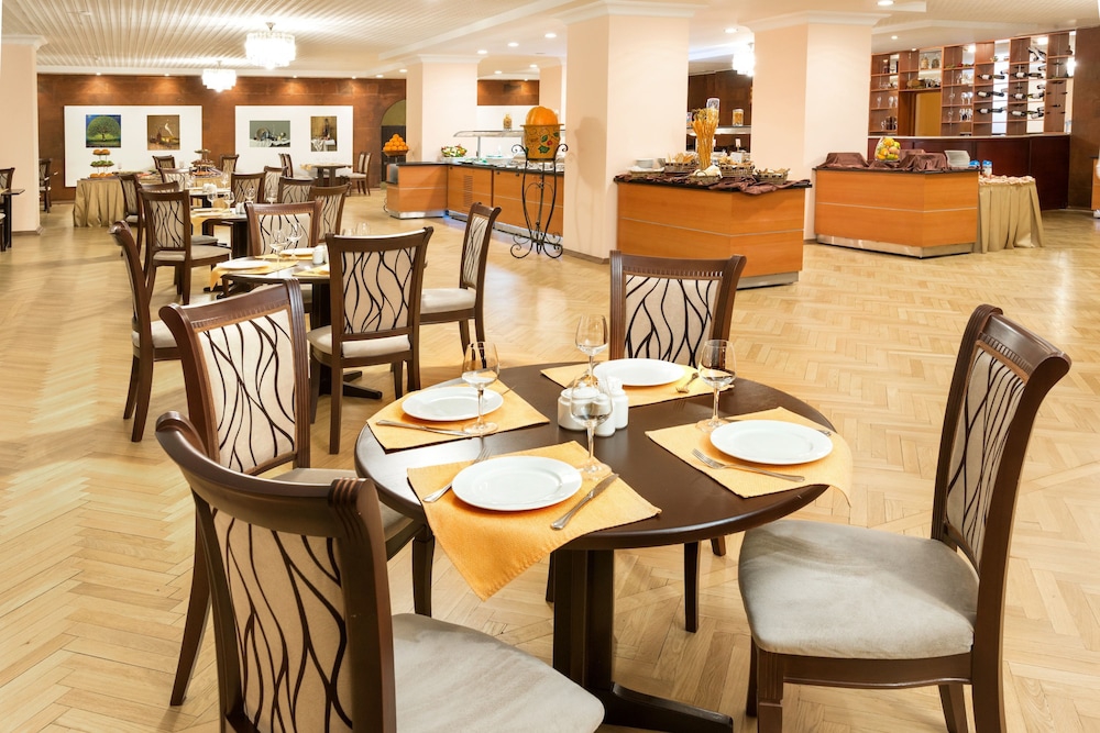 فضای رستورانی و صبحانه هتل آنی پلازا ایروان 129537