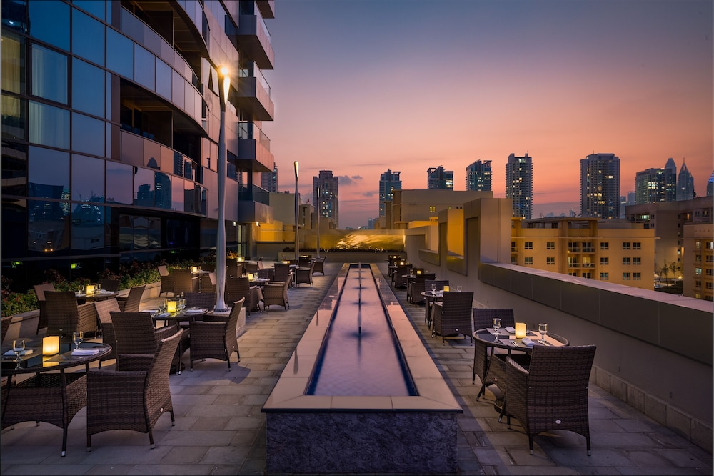 فضای بیرونی هتل میلینیوم پالاس البرشا دبی 137249
