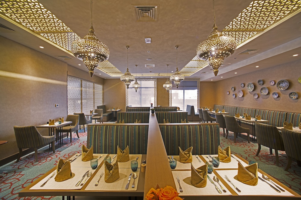 فضای رستورانی و صبحانه هتل مینا پلازا البرشا دبی 137504