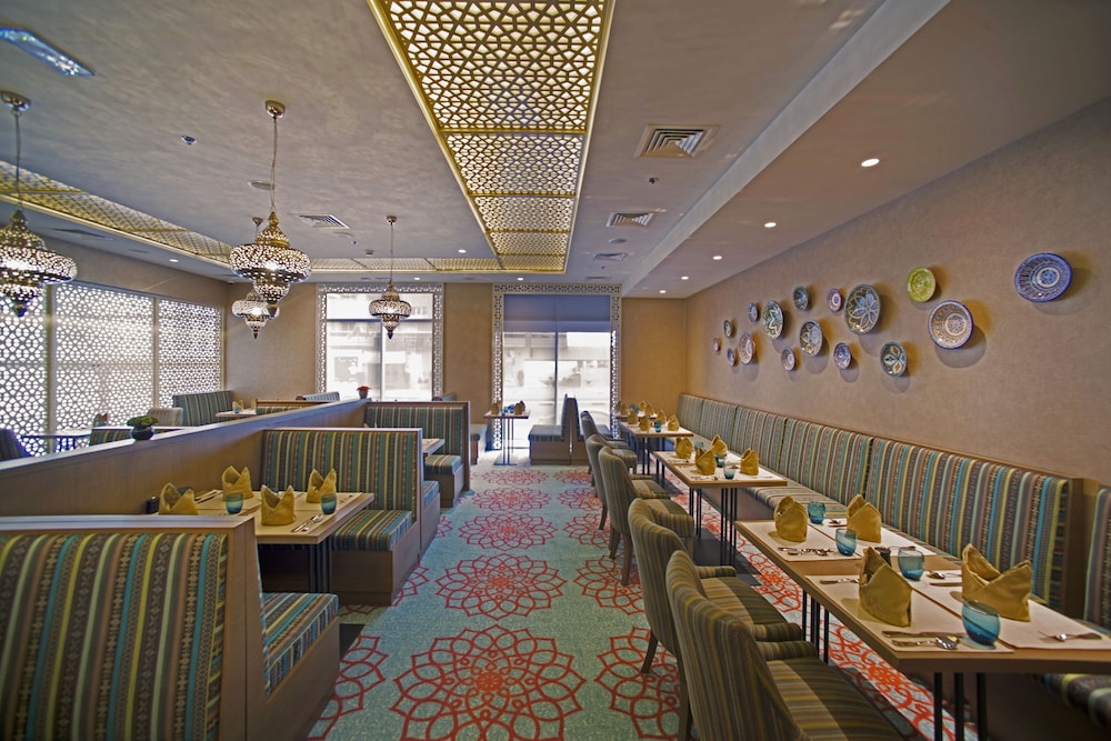 فضای رستورانی و صبحانه هتل مینا پلازا البرشا دبی 137511