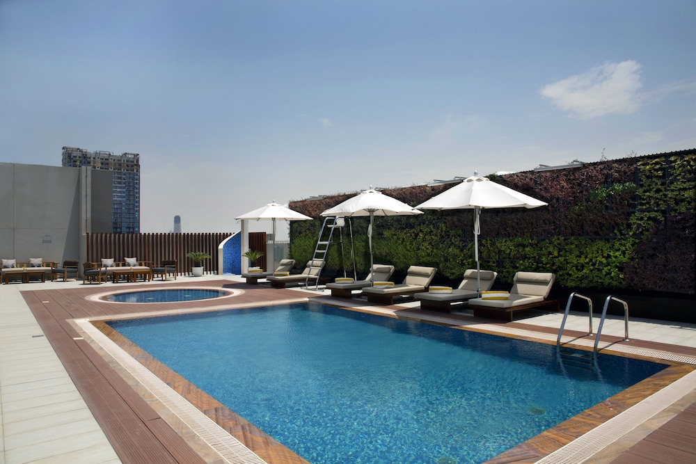 استخر هتل گرایتون دبی 139052