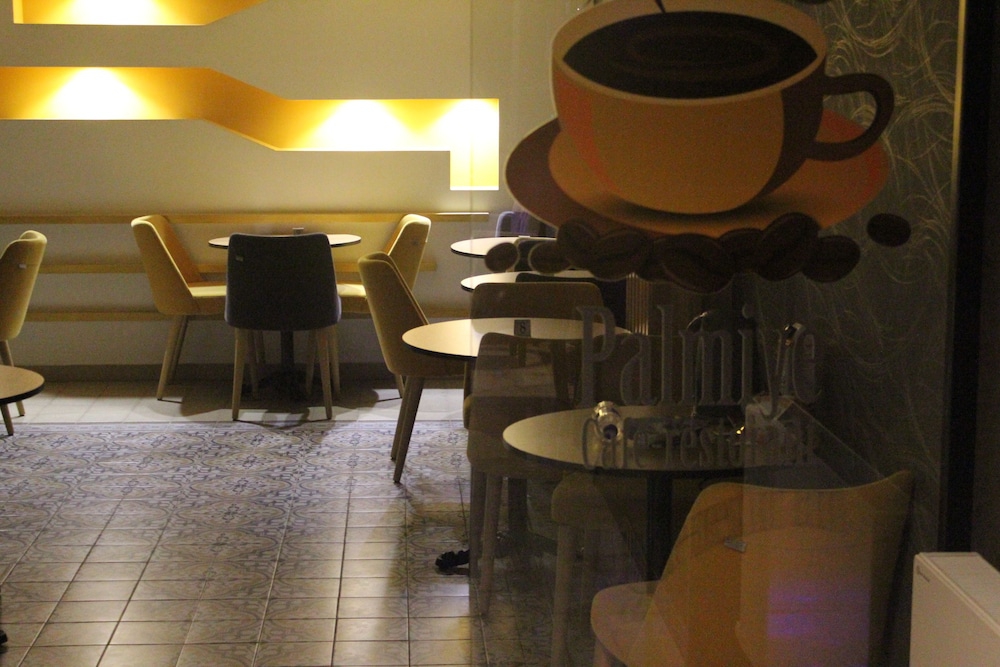 فضای رستورانی و صبحانه هتل تکسیم پالمیه استانبول 160687